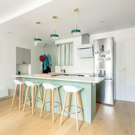 Apartment Luxurious Nest In Paris
